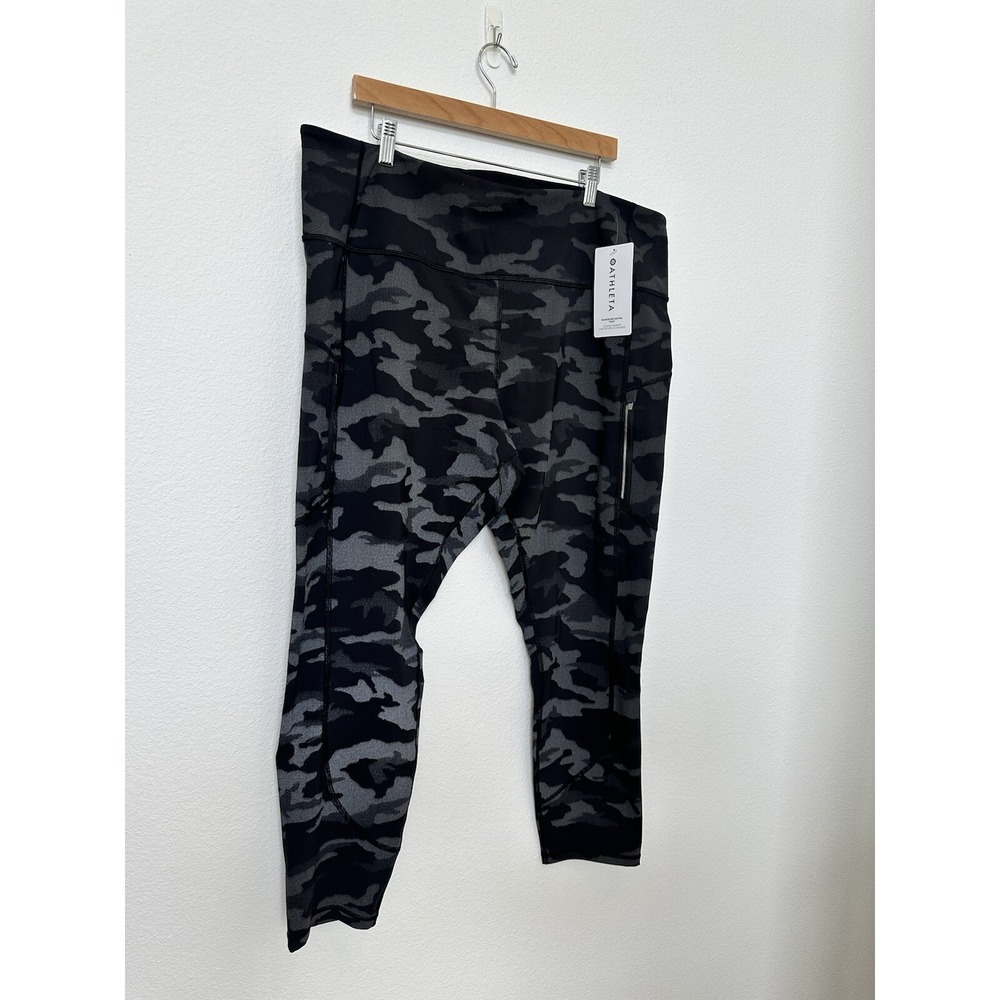 NWT Athleta RAINIER REFLECTIVE TIGHT Leggings Camo Black Cropped 3XL - Picture 2 of 12